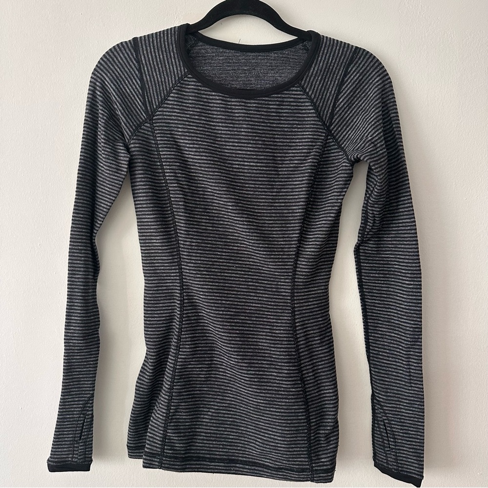 Lululemon‎ Reversible Run Turn Around Long Sleeve mini strip grey/black size 6
